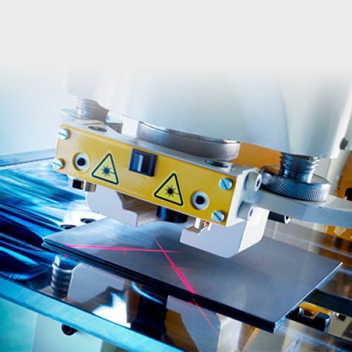 Lézeres pozícionáló idomacél megmunkáló kiegészítõ